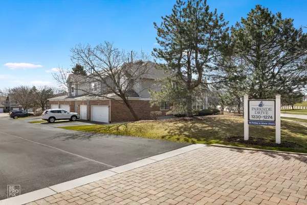 Palatine, IL 60067,1233 S Parkside DR