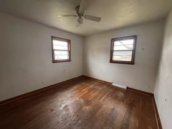 Dixon, IL 61021,912 Chicago AVE