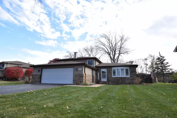 1919 Moore AVE, St. Charles, IL 60174