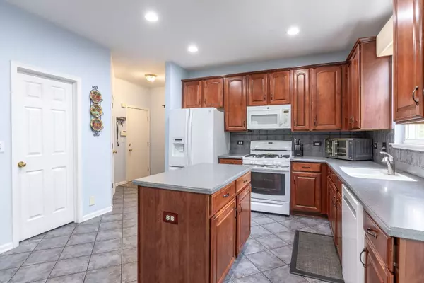 Aurora, IL 60503,2566 Rourke DR