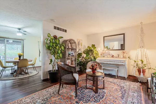 Normal, IL 61761,1014 N Fell AVE