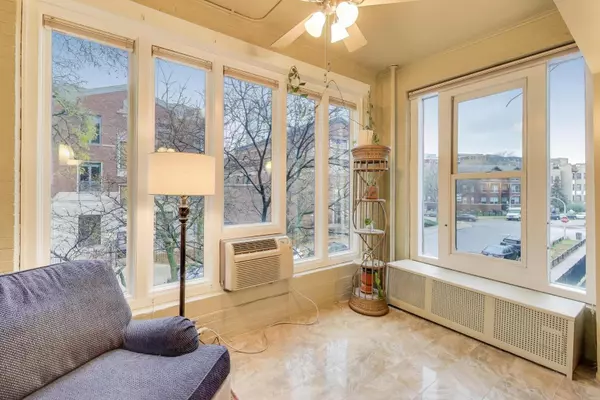 Chicago, IL 60613,3755 N Pine Grove AVE #2