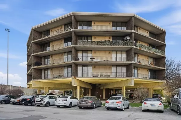 2304 Holiday TER #505, Lansing, IL 60438