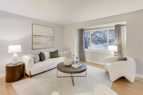 Westmont, IL 60559,512 Blackhawk DR