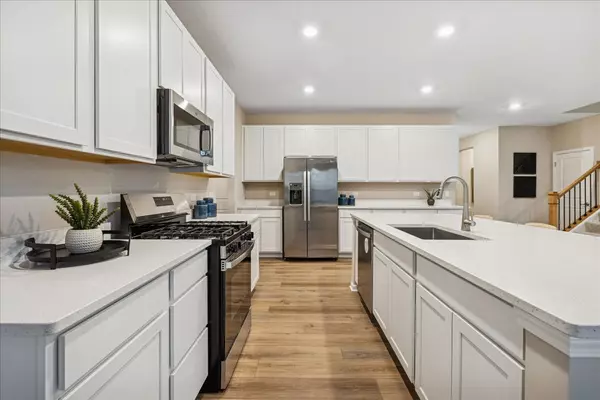 Algonquin, IL 60102,Address not disclosed