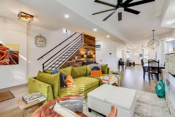 Chicago, IL 60637,6511 S Evans AVE