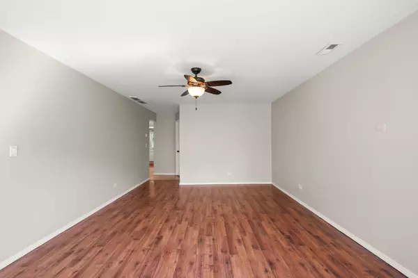 Bensenville, IL 60106,519 W Hillside DR #3