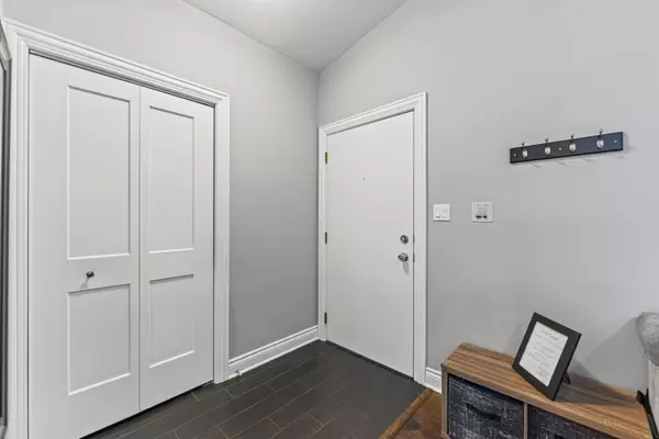 Itasca, IL 60143,201 Walters LN #2A