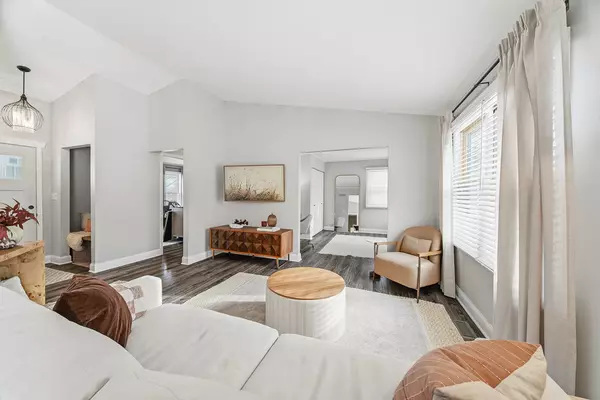 Schaumburg, IL 60194,752 N Brookdale DR