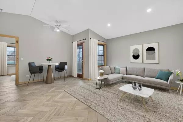 Woodstock, IL 60098,350 Leah LN #2D