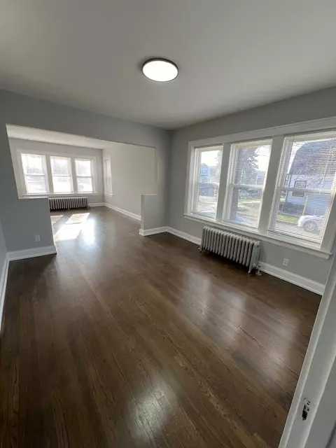 Chicago, IL 60646,5700 N Parkside AVE