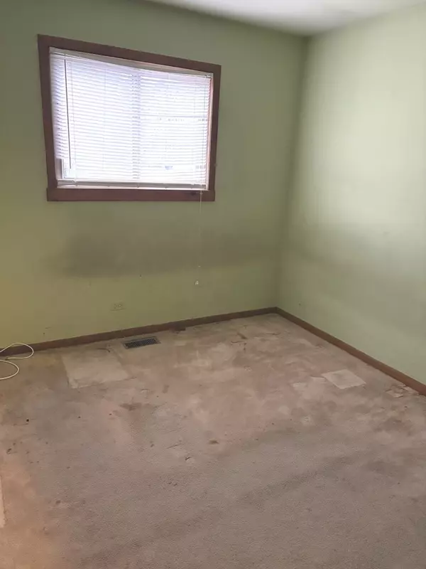 Broadview, IL 60155,2347 S 17 AVE