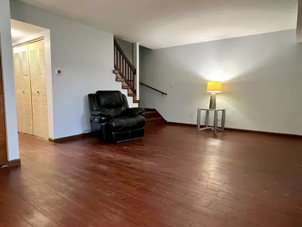 Burnham, IL 60633,2611 E Martha PL