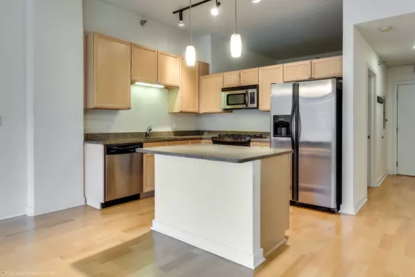 Chicago, IL 60607,901 W Madison ST #508