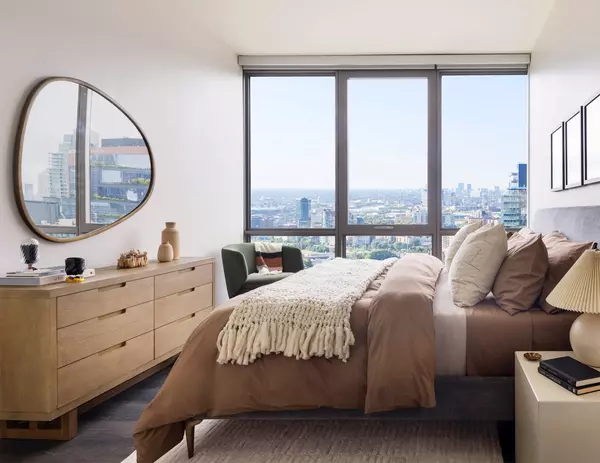 Chicago, IL 60607,164 N Peoria ST #3002