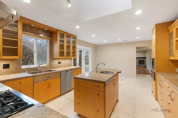 Northbrook, IL 60062,825 Downing ST