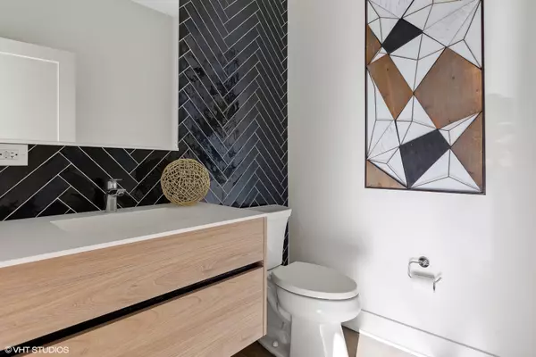 Chicago, IL 60616,718-720 W 17th ST #1W