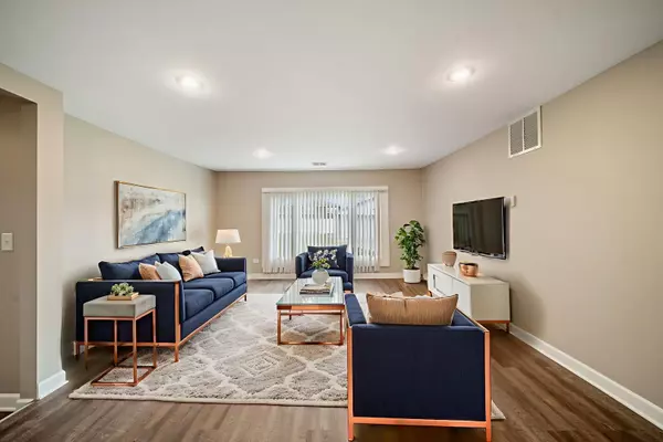 Burbank, IL 60459,7949 Newland AVE