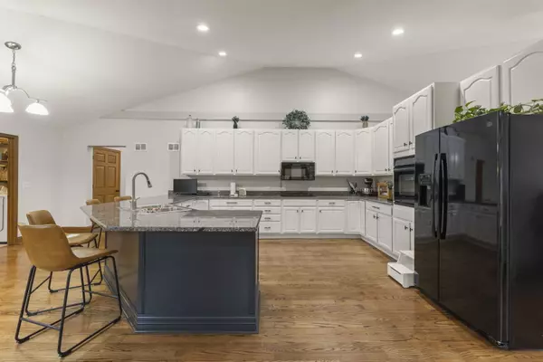 Lombard, IL 60148,393 E 16th PL