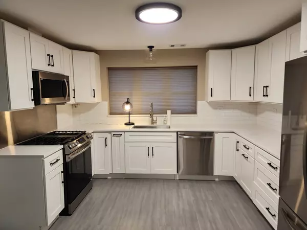 Chicago, IL 60620,9356 S May ST