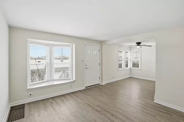 Chicago, IL 60617,11056 S State Line RD