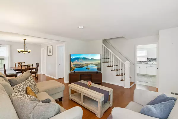 Evanston, IL 60202,2321 Lee ST