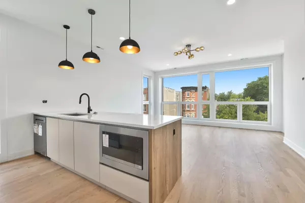 Chicago, IL 60612,2147 W Adams ST #2S