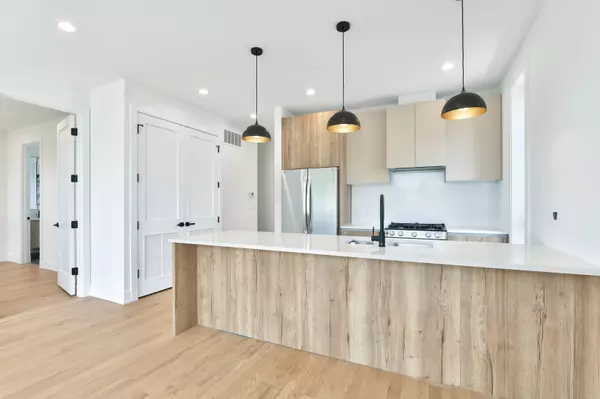 Chicago, IL 60612,2147 W Adams ST #2S