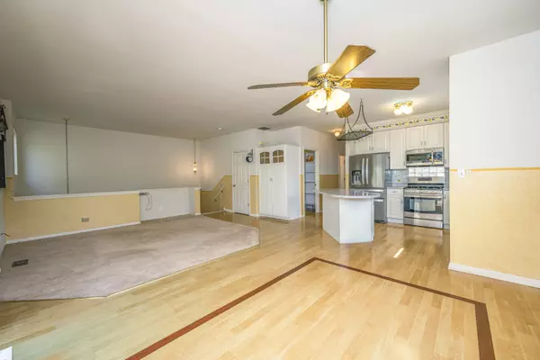 Addison, IL 60101,621 W Natalie LN