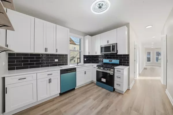 Chicago, IL 60621,7256 S May ST