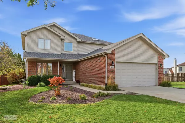 814 Edgewater DR, Minooka, IL 60447