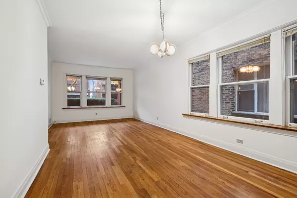 Chicago, IL 60618,2529 W Hutchinson ST