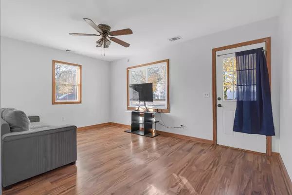 Mundelein, IL 60060,18951 W Hickory ST