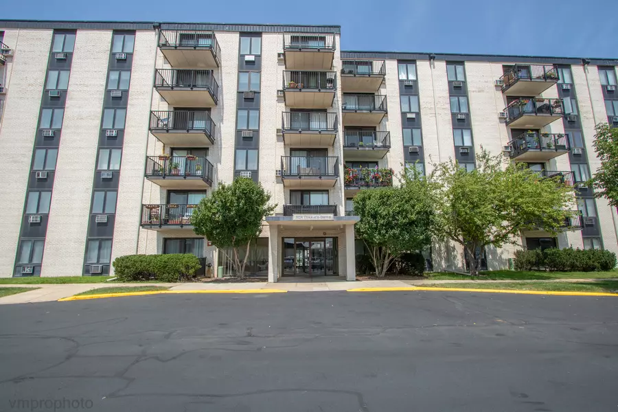 9128 W TERRACE DR #2N, Niles, IL 60714