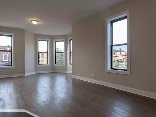 Chicago, IL 60647,3401 W Fullerton AVE #2