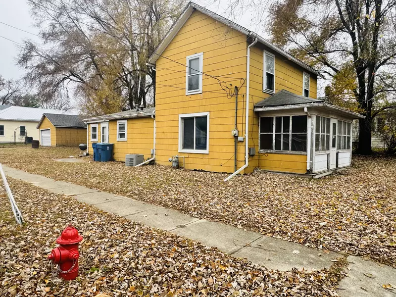 451 E Church ST, Utica, IL 61373