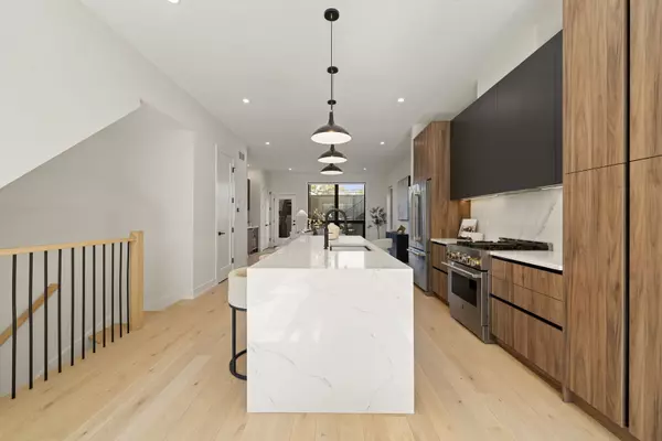 Chicago, IL 60647,2852 W Lyndale ST #1