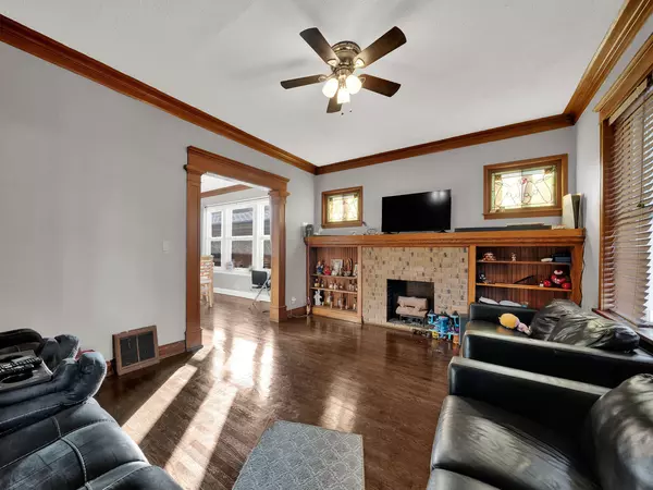 Chicago, IL 60629,6333 S Whipple ST