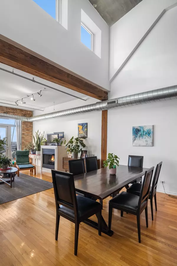 Chicago, IL 60661,333 S Desplaines ST #711