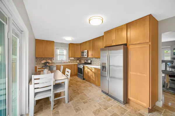 Dyer, IN 46311,708 212th ST