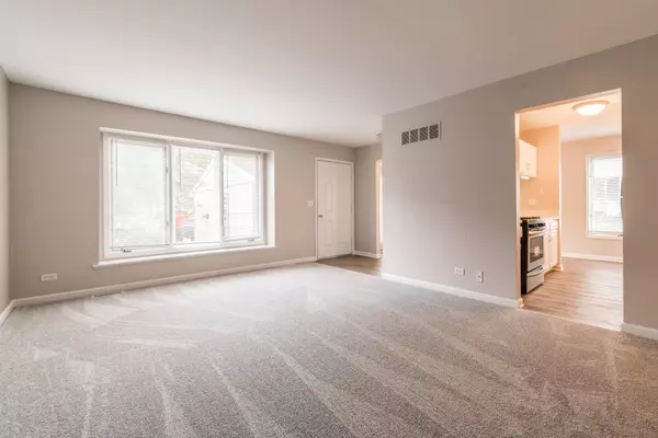 Bloomingdale, IL 60108,238 Driftwood LN