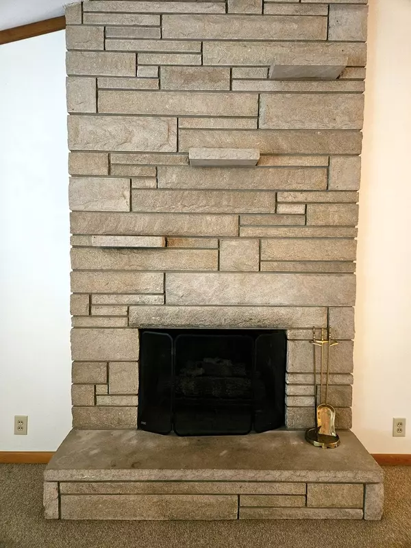 Dixon, IL 61021,1117 Beech DR