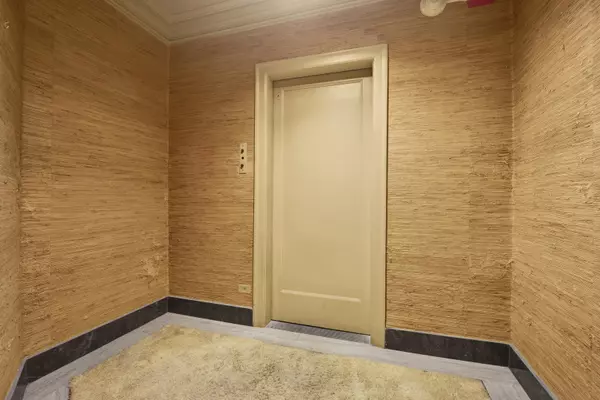 Chicago, IL 60657,3300 N Lake Shore DR #13C