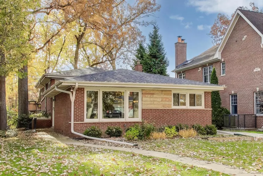 560 Drexel AVE, Glencoe, IL 60022