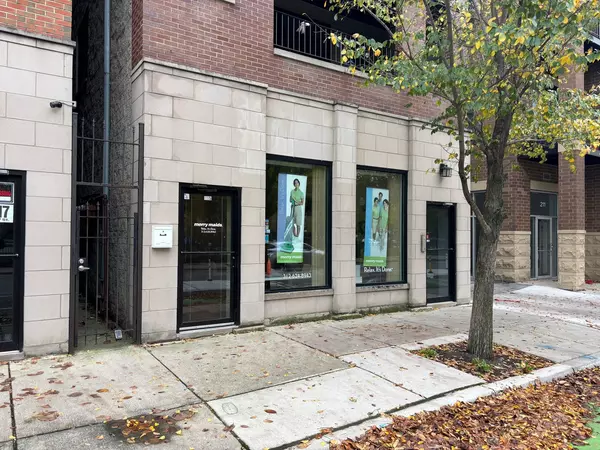 Chicago, IL 60616,215 E 31st ST