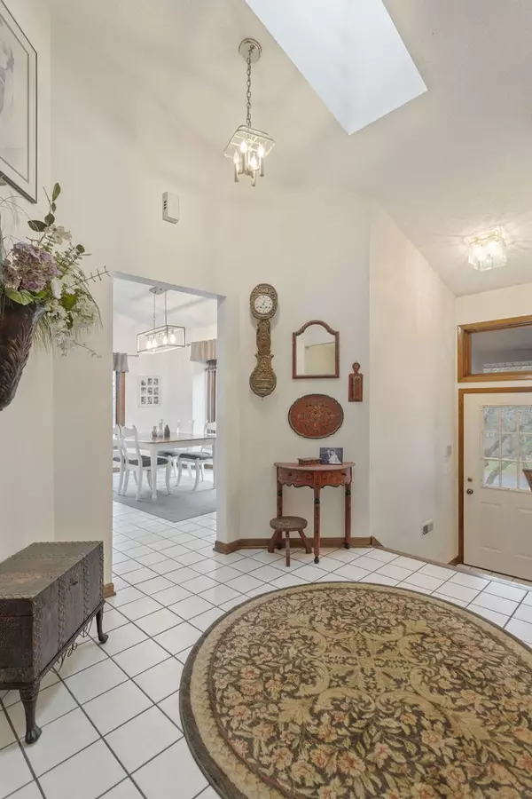 Downers Grove, IL 60515,1042 Braemoor DR #1042B