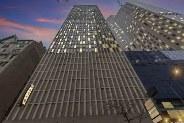 100 E Walton ST #14D, Chicago, IL 60611