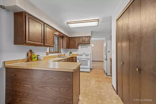 Naperville, IL 60565,315 Leeds CT