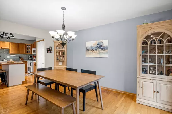 Sugar Grove, IL 60554,352 Normandie DR