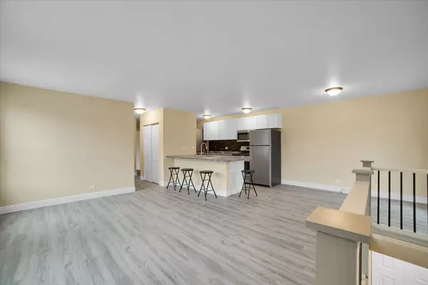 Glendale Heights, IL 60139,1295 Pearl AVE #D